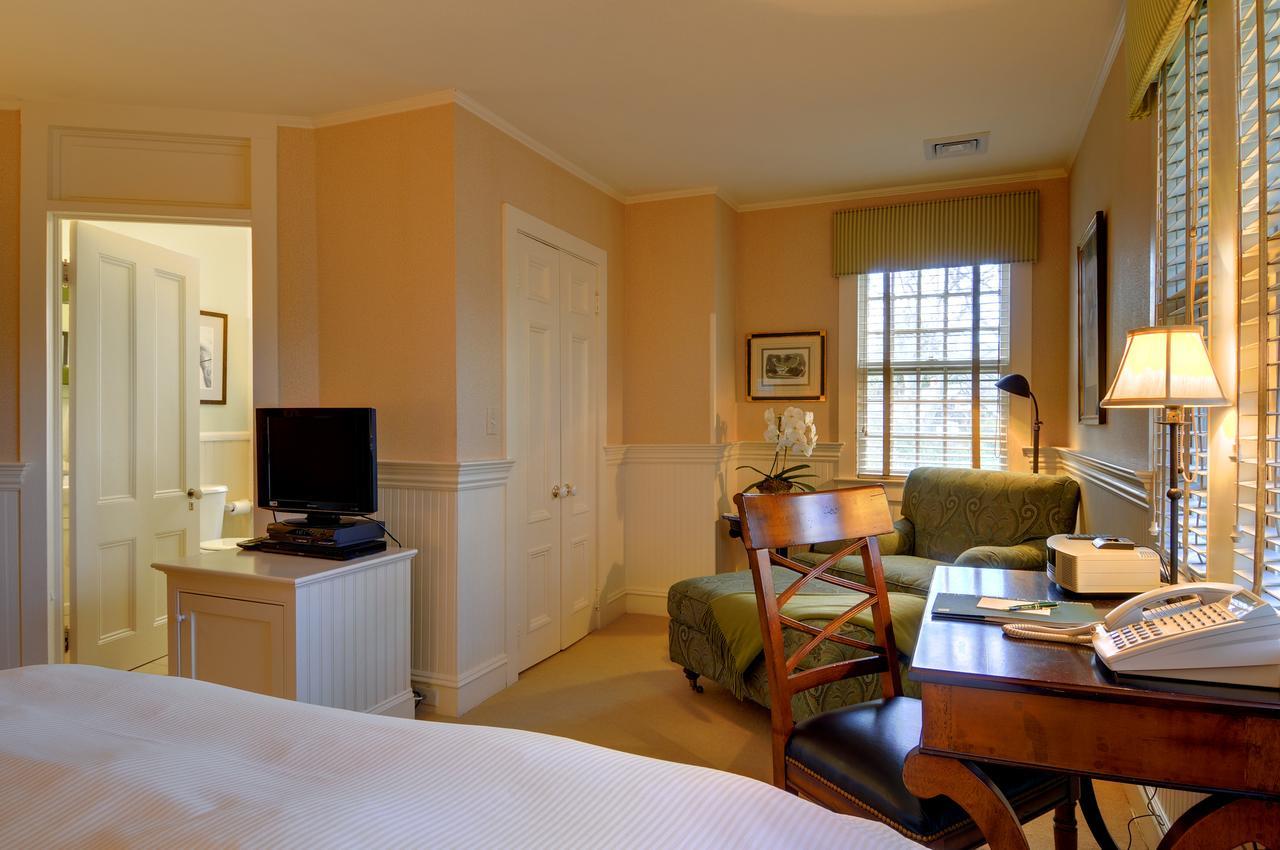 The Baker House 1650 Bed & Breakfast อีสต์แฮมพ์ตัน ภายนอก รูปภาพ